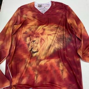 NEW LOGIC BRAND NEW RED LION DESIGN LONG SLEEVE!